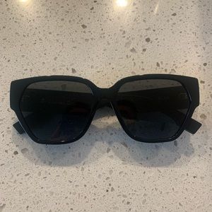 Dior D1 sunglasses